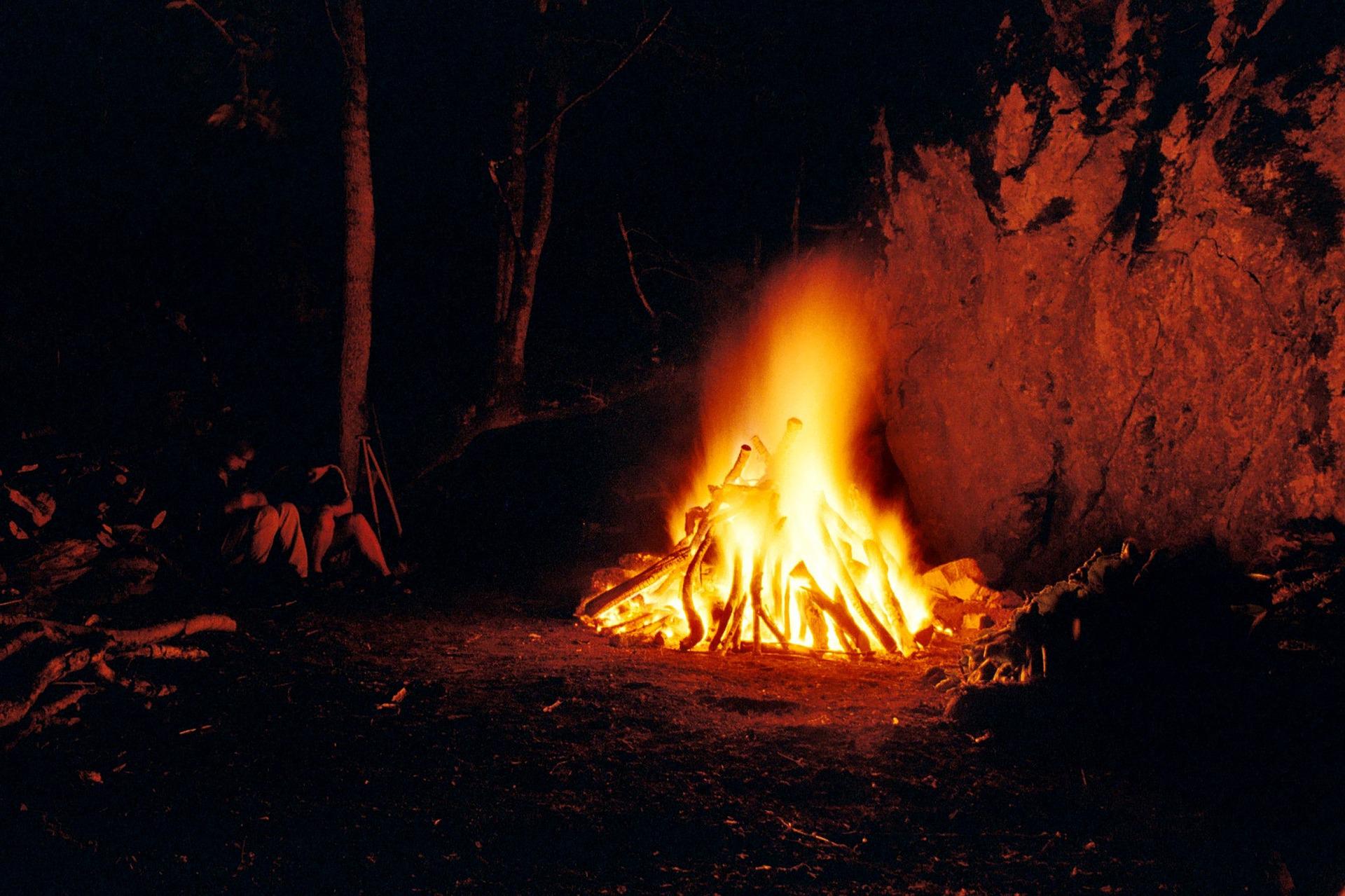 Hoguera en la noche de San Juan