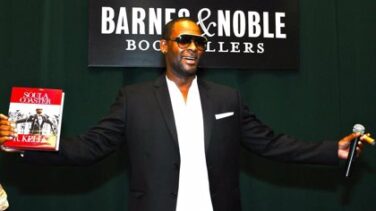 El cantante R. Kelly, condenado a 30 años de cárcel por abusos y tráfico sexual de mujeres y niñas