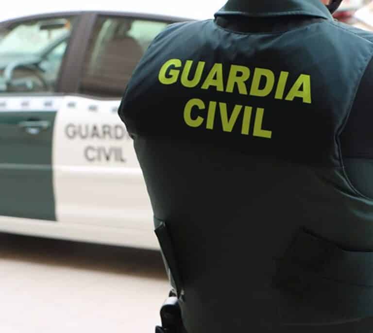 Muere una anciana al salirse de la vía un vehículo en Córdoba
