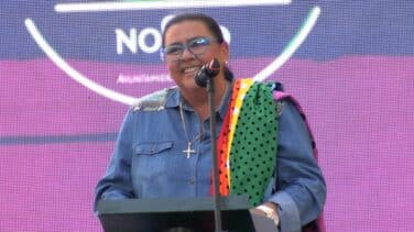 María del Monte presenta a su novia en el Orgullo de Sevilla: "Soy una más de los que estamos aquí"