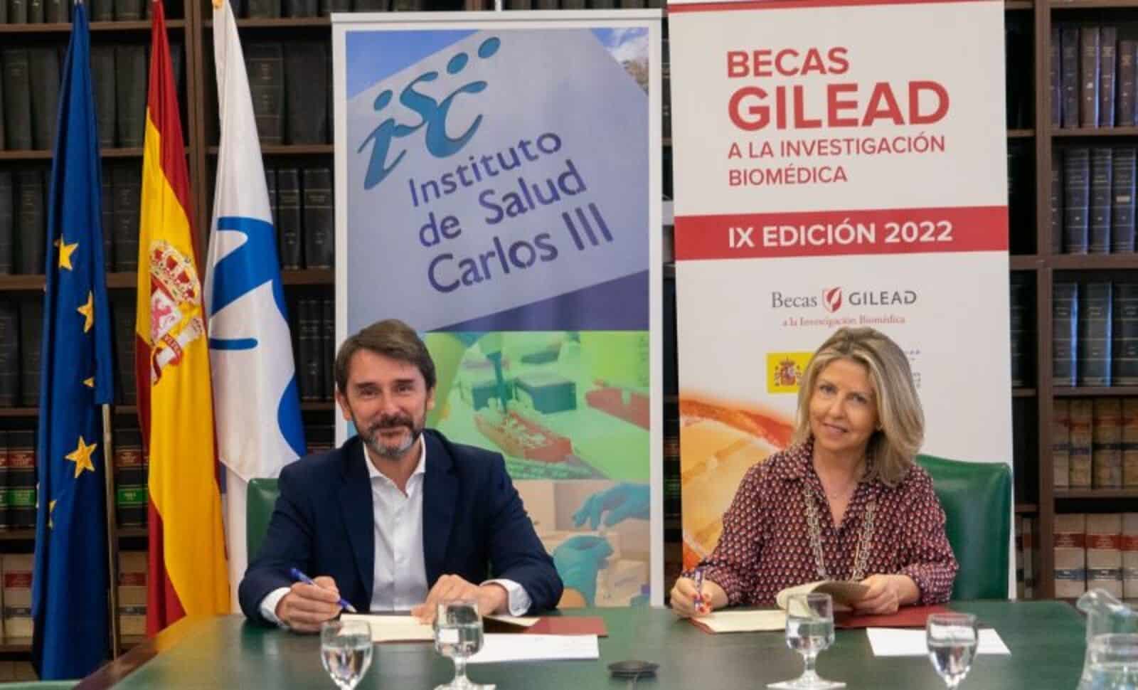 La vicepresidenta y directora general de Gilead España, María Río, y el director general del Instituto de Salud Carlos III (ISCIII), Cristóbal Belda