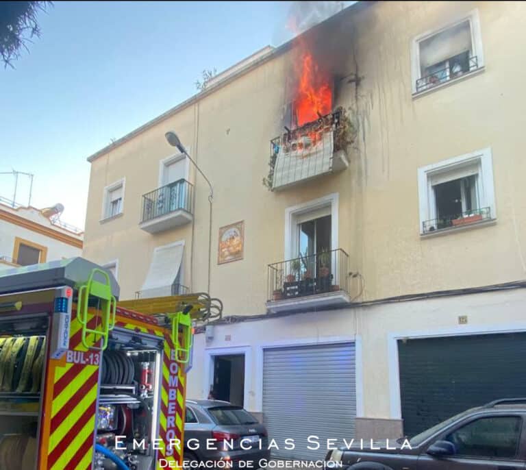 Un matrimonio de ancianos muere por el incendio de su casa en Sevilla