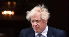 Boris Johnson capea el temporal al no tener sucesor claro
