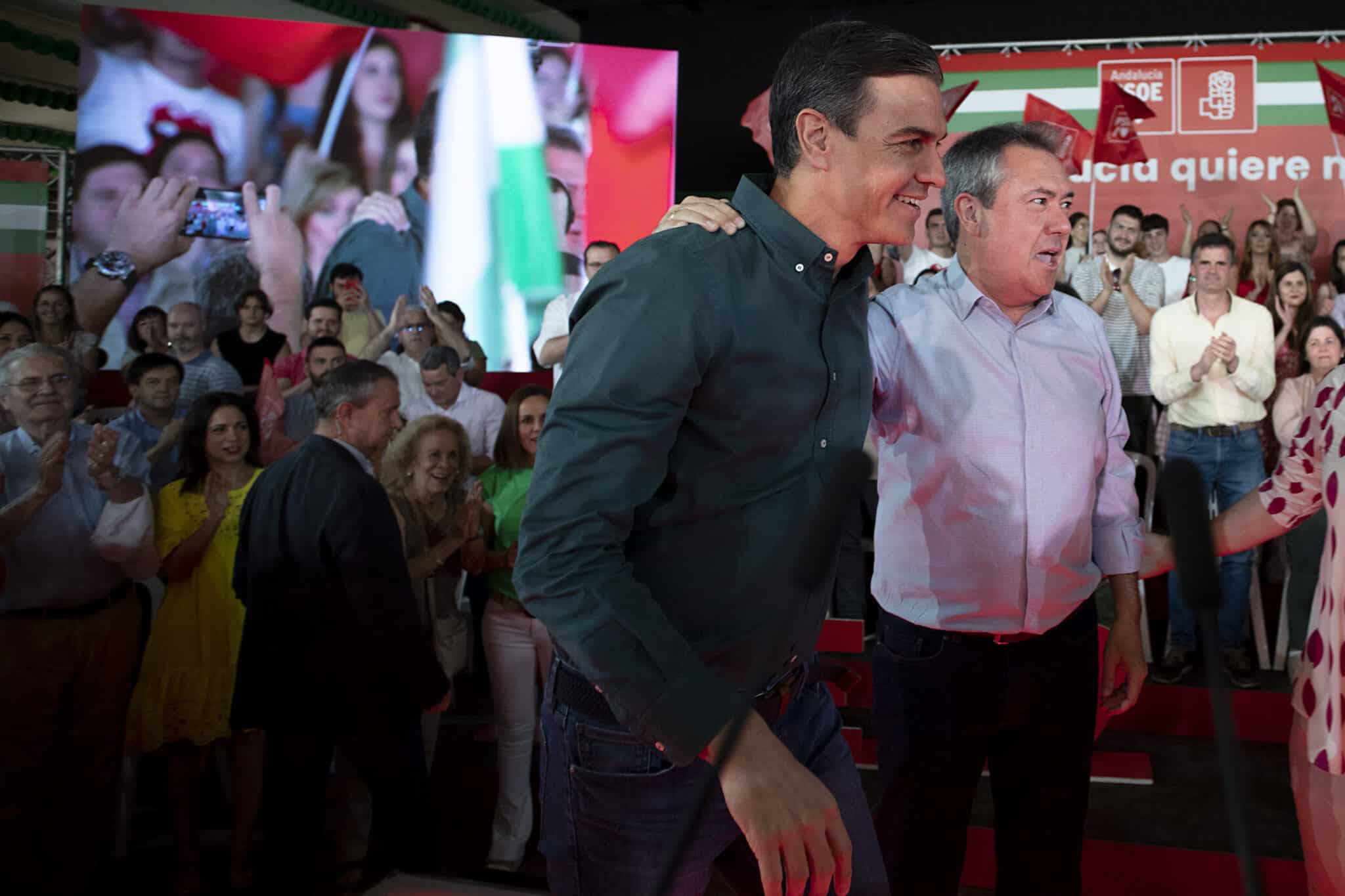 Juan Espadas y Pedro Sánchez, juntos durante un acto electoral en Dos Hermanas.