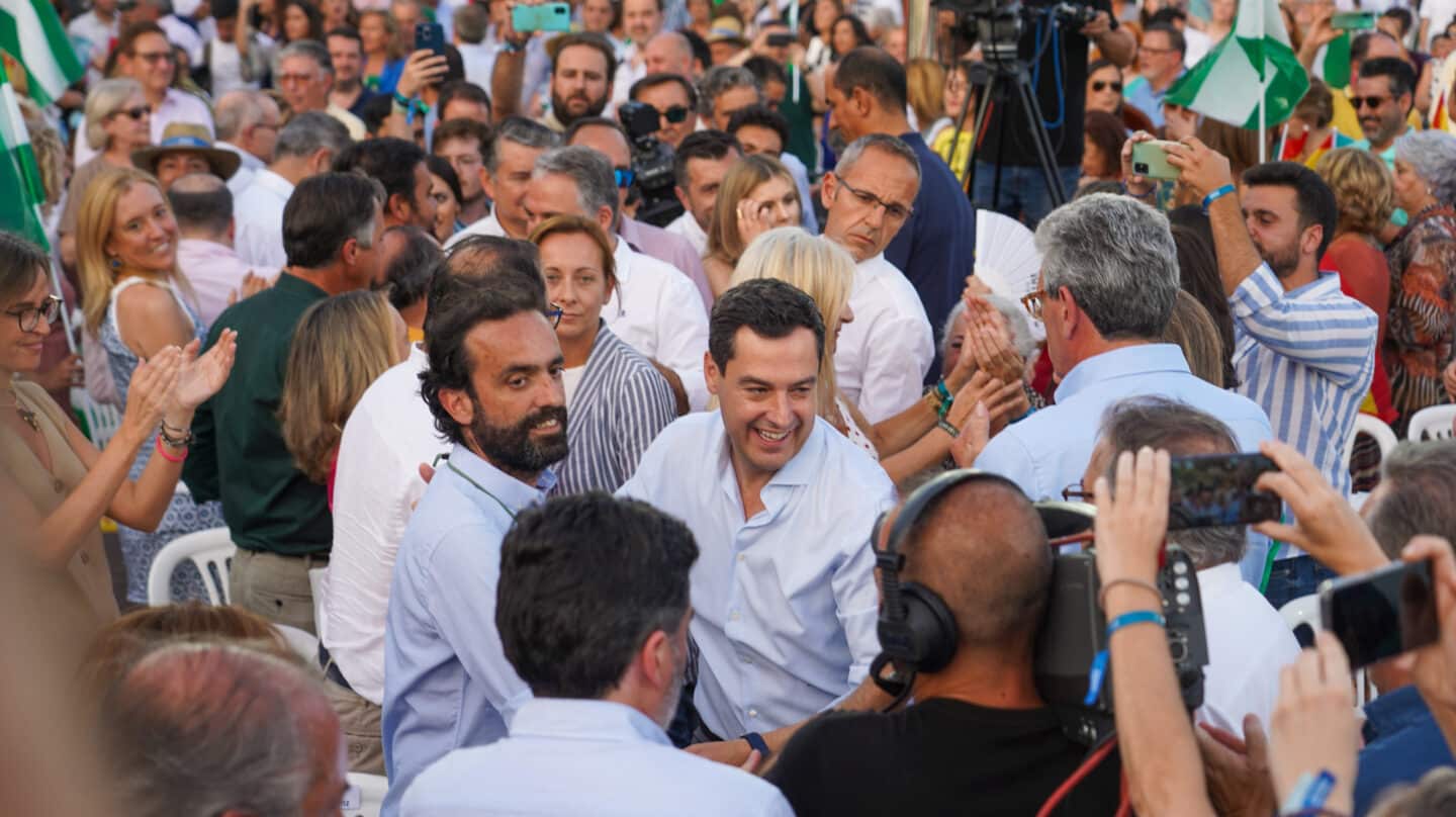 Juanma Moreno, en el cierre de campaña del PP en Sevilla.