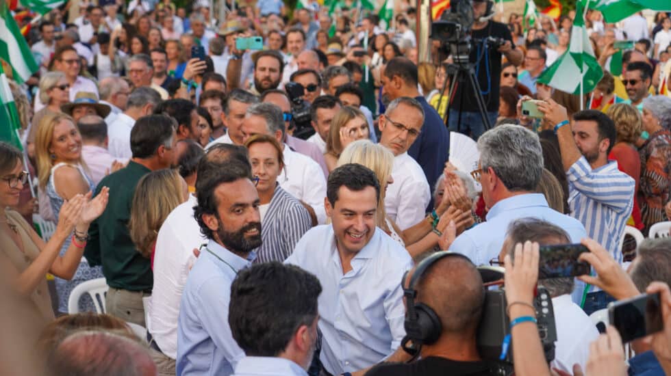 Juanma Moreno, en el cierre de campaña del PP en Sevilla.