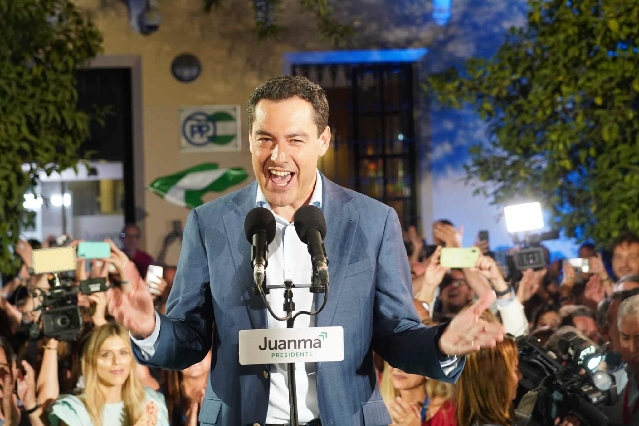 Juanma Moreno, durante su discurso tras la victoria en las elecciones en Andalucía.
