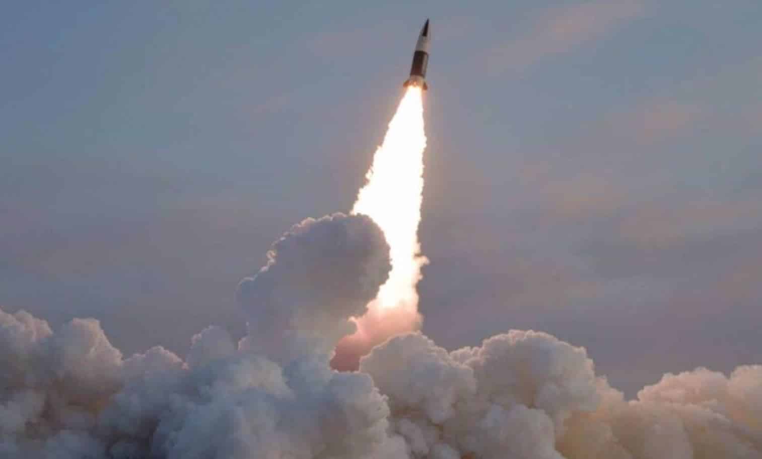 Imagen de archivo de un misil táctico de corto alcance lanzado por Corea del Norte