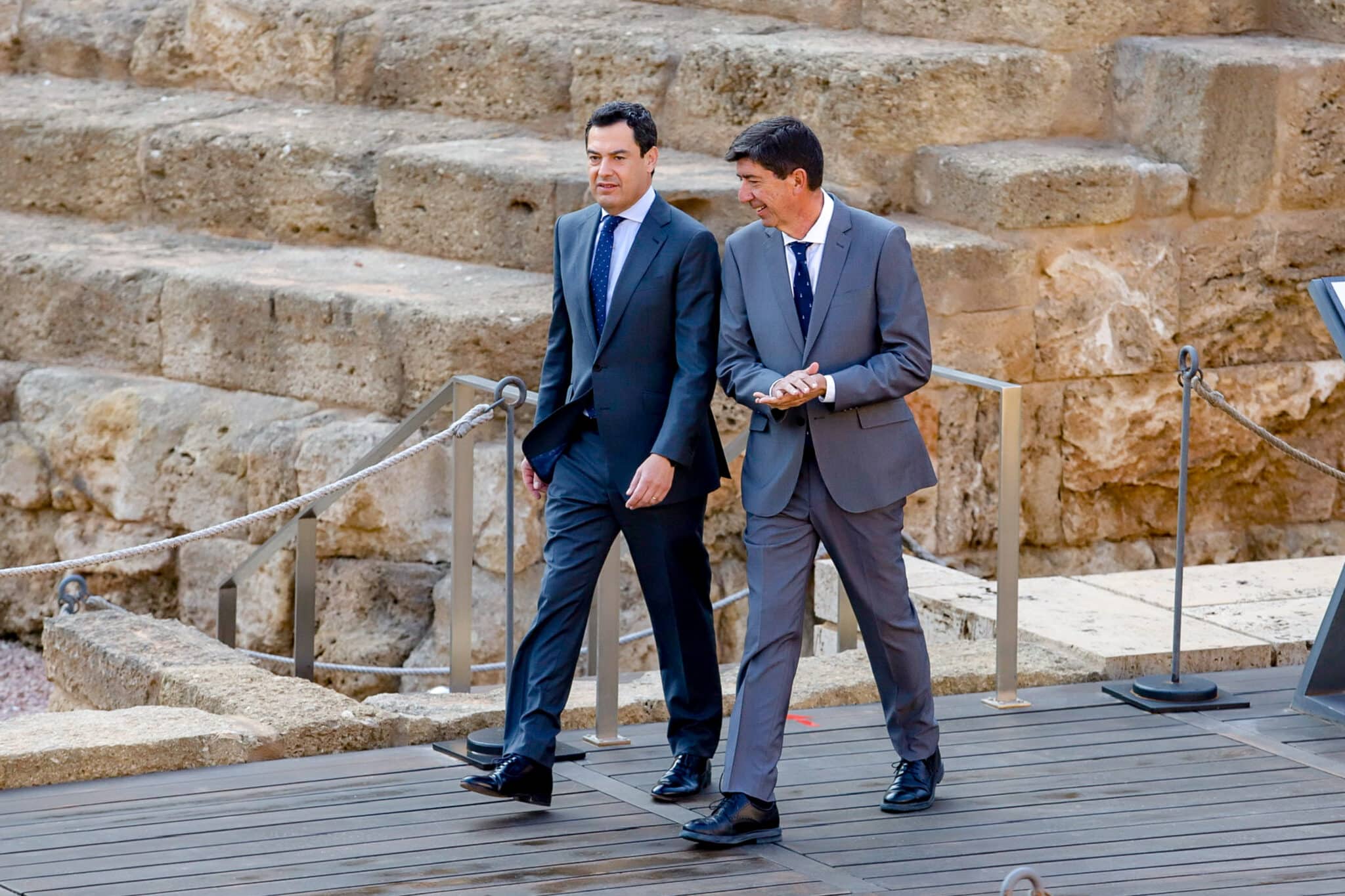 El presidente de la Junta de Andalucía, Juanma Moreno, y el exvicepresidente Juan Marín, en Málaga, después de un consejo de Gobierno en la legislatura anterior