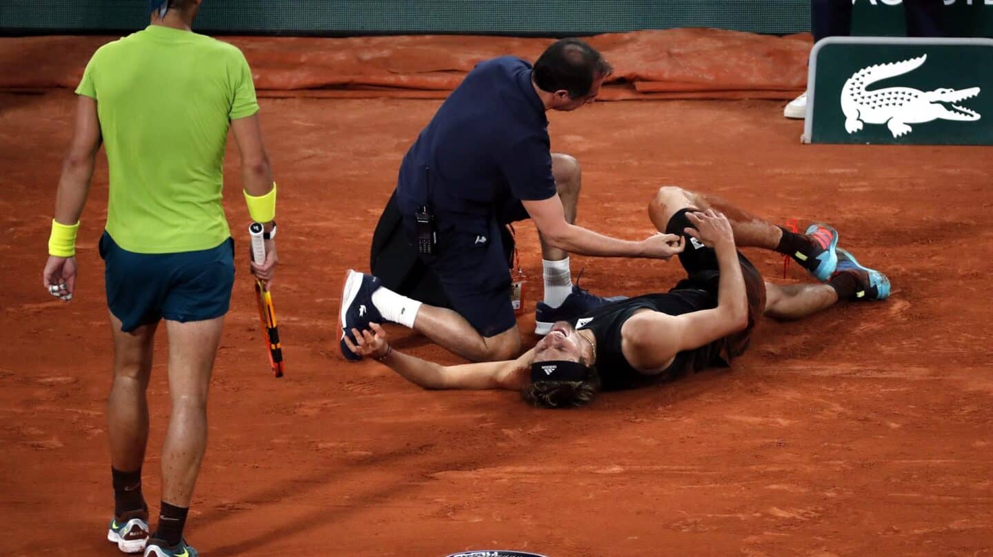 Nadal se clasifica a la final de Roland Garros tras la lesión de Zverev