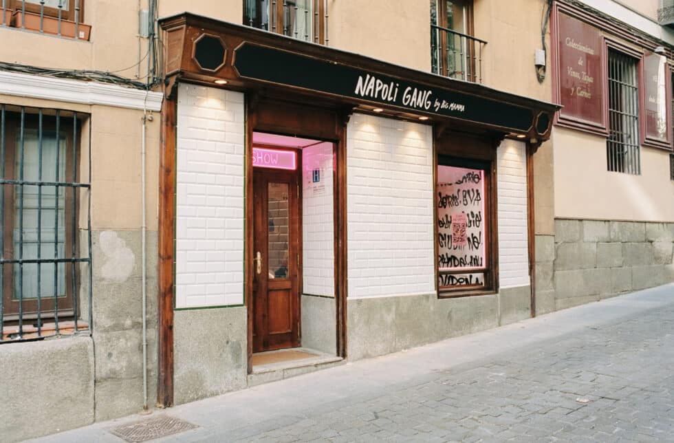 Entrada de Napoli Gang (Big Mamma) en calle Santa Clara 10, Madrid