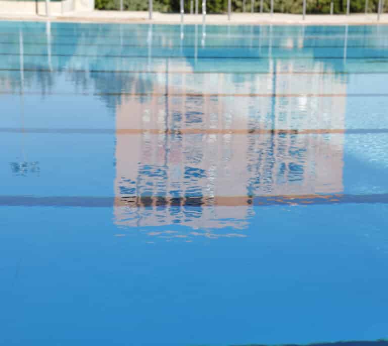 Muere el niño de 2 años que cayó a una piscina en Málaga
