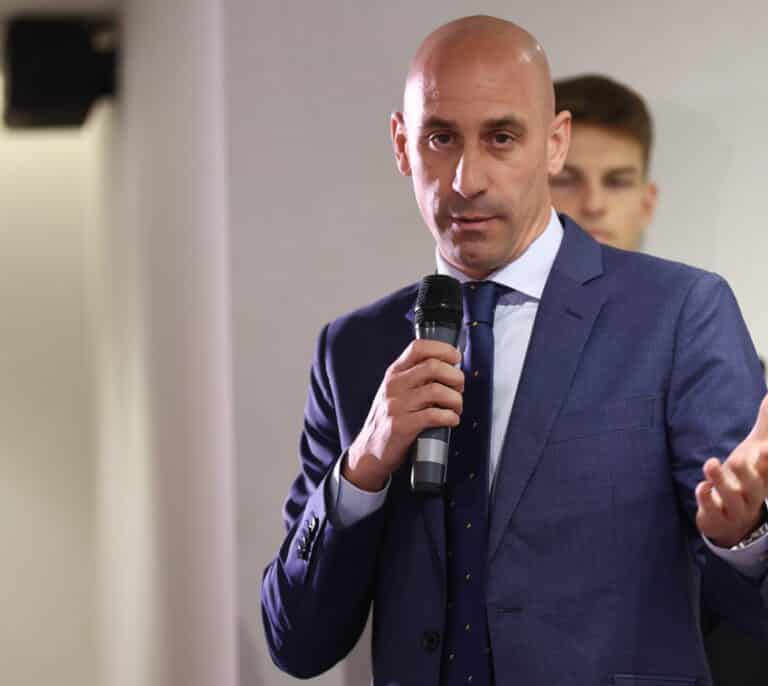 Los continuos problemas de retransmisiones de la Primera RFEF "decepcionan" a sus aficionados