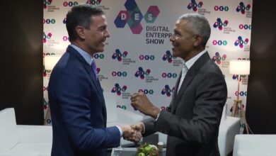 Pedro Sánchez fuerza un encuentro 'improvisado' con Obama en el DES 2022 en Málaga