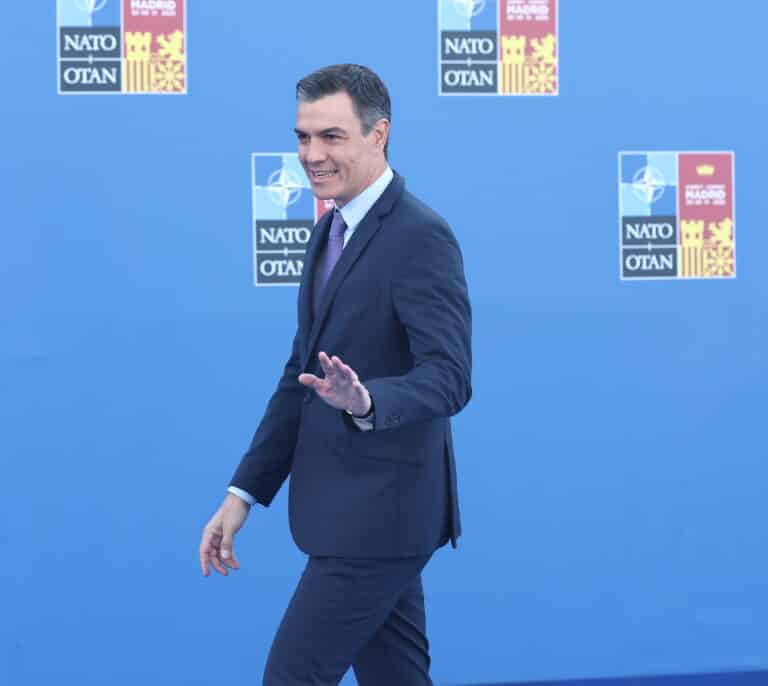 Sánchez pide a Podemos su "compromiso de país" para aceptar mayor gasto militar y el refuerzo de Rota