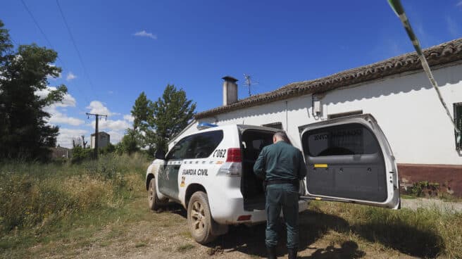 Un agente del Seprona de la Guardia Civil Un agente del Seprona de la Guardia Civil