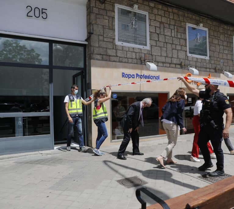 Un hombre mata a tiros a su pareja y a otra mujer en un piso de la calle Serrano de Madrid