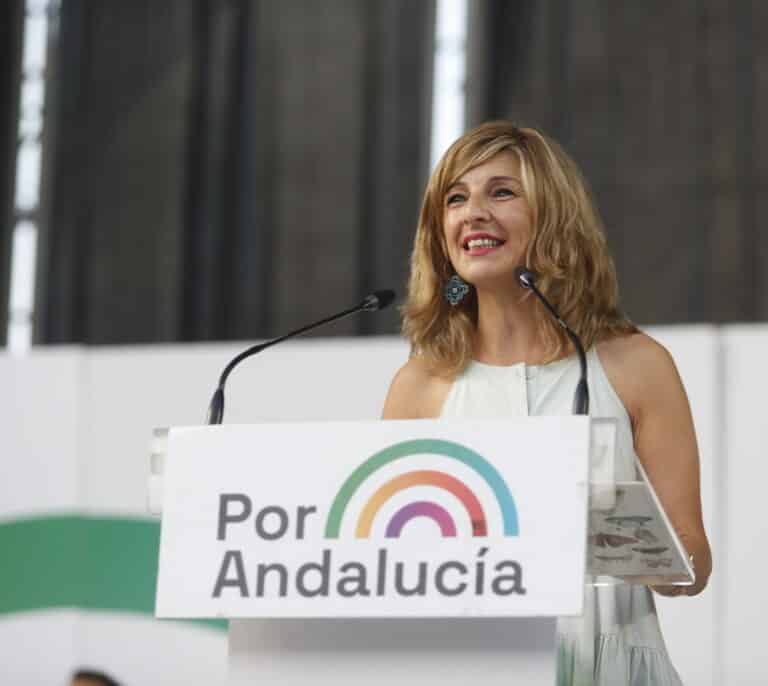 Yolanda Díaz aprovecha un mitin en Córdoba y anuncia que va a dar un paso "para ganar España"