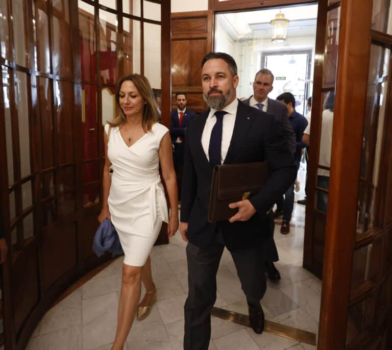 Abascal advierte a Feijóo de que no siga el juego a la izquierda y reivindica el pacto en Castilla y León
