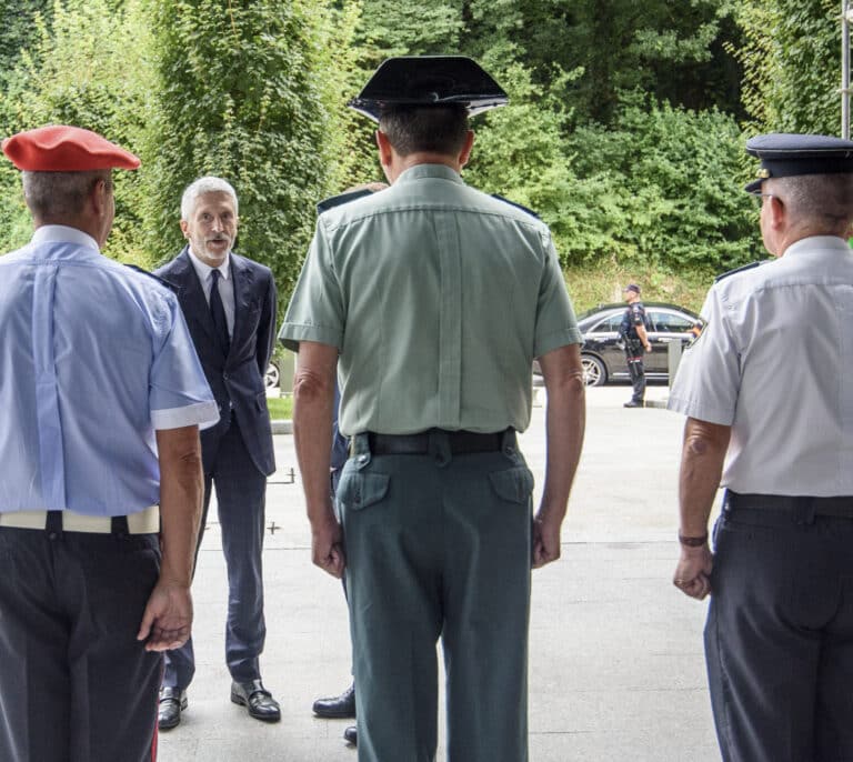 La Guardia Civil afirma que se resuelven crímenes de ETA "porque hay gente que ha decidido hablar"