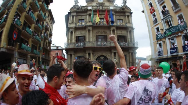 Ambiente el 6 de julio en la plaza del Ayuntamiento de Pamplona. Ambiente el 6 de julio en la plaza del Ayuntamiento de Pamplona.