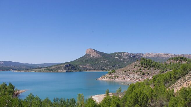 Foto de archivo del embalse de Santa Ana, Castillonroy (Huesca) Embalse de España en Santa Ana, Castillonroy (Huesca)