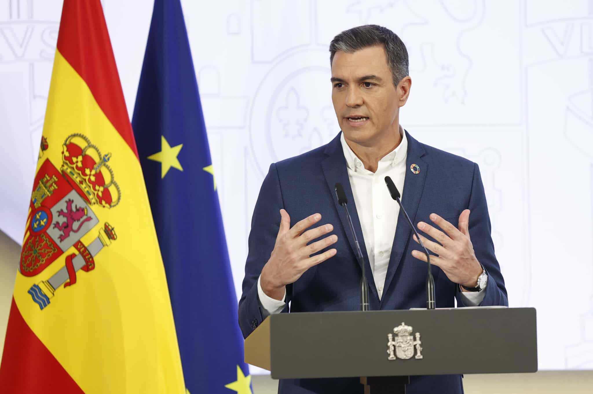 Pedro Sánchez: "Si Botín y Galán protestan es que vamos por la buena dirección"