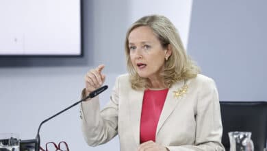 Calviño 'pesca' en Andalucía y nombra a Elena Manzanera nueva presidenta del INE