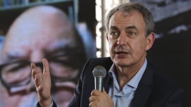 Zapatero contra Felipe González por la Ley de Memoria: "No puede haber un debate de oídas"