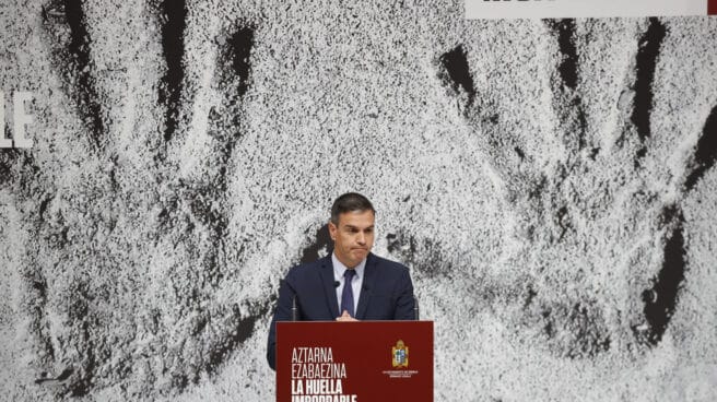 El presidente del gobierno de España Pedro Sánchez, este domingo en la localidad vizcaína de Ermua en la conmemoración del 25 aniversario del secuestro y asesinato del concejal del PP Miguel Ángel Blanco por ETA