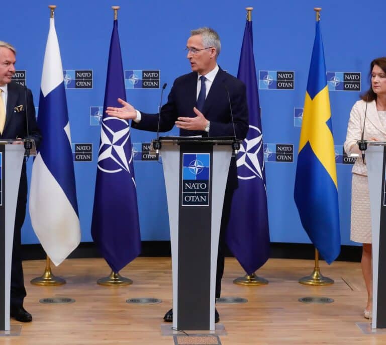 Los miembros de la OTAN firman el protocolo de adhesión de Suecia y Finlandia: "Es un día histórico"