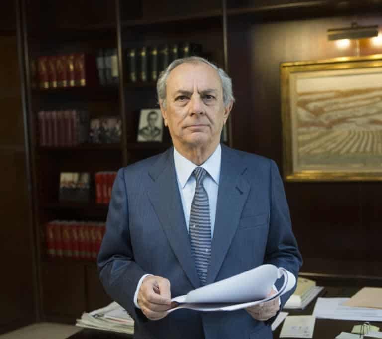 El magistrado del Tribunal Constitucional Alfredo Montoya presenta su renuncia por motivos de salud