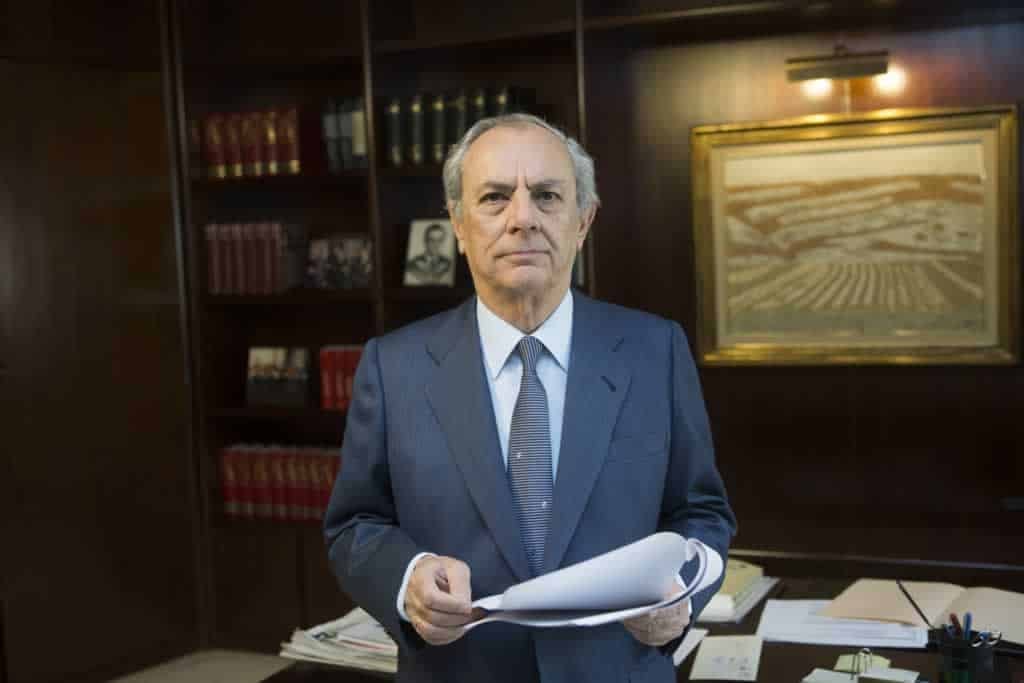 El magistrado del Tribunal Constitucional Alfredo Montoya presenta su renuncia por motivos de salud