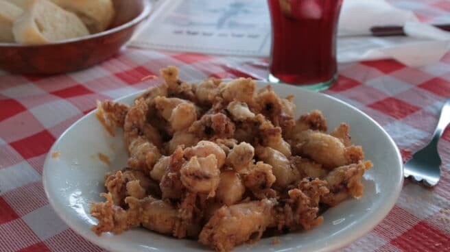 Plato de chopitos fritos Plato de chopitos fritos