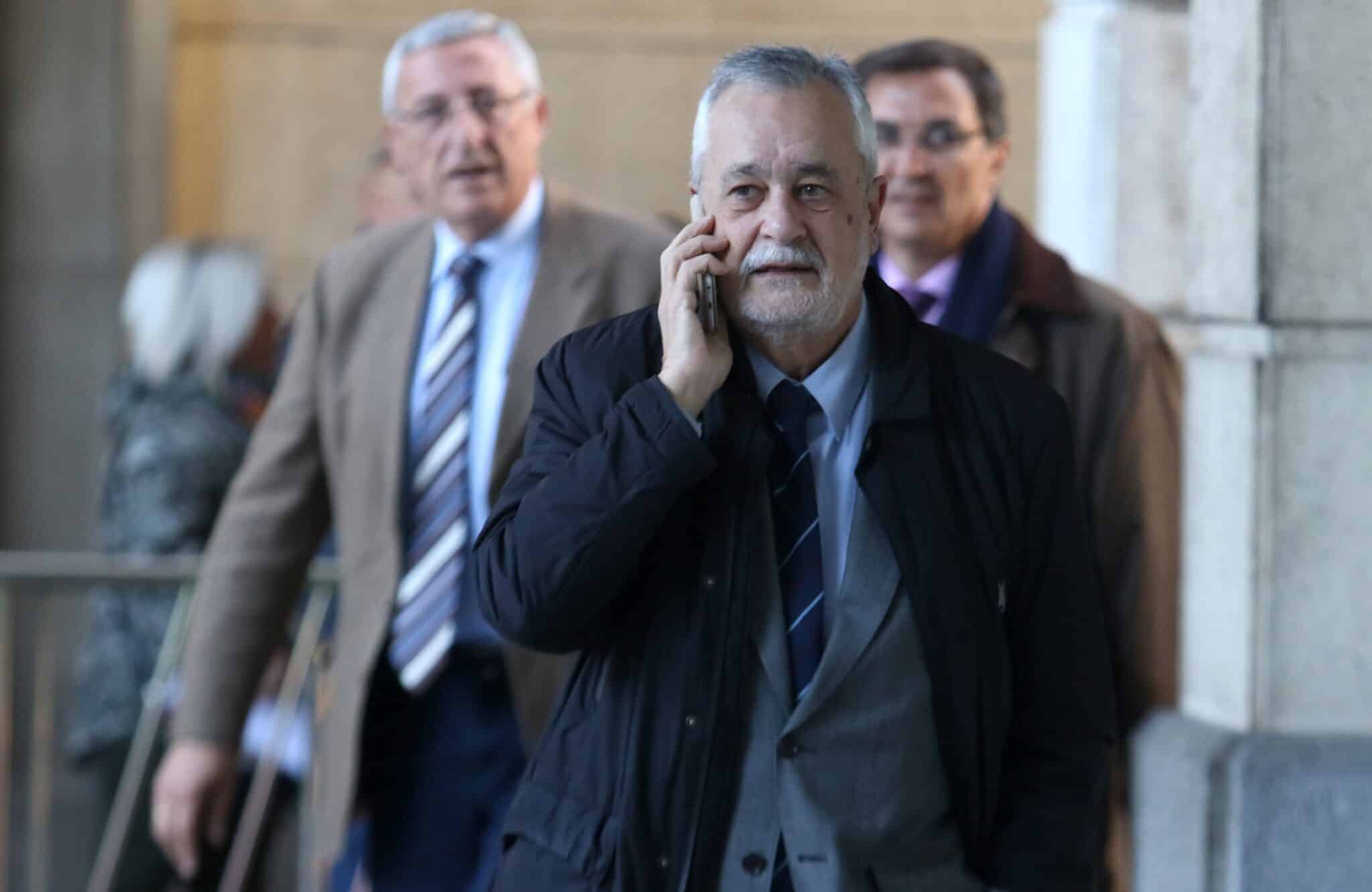 José Antonio Griñán, dirigiéndose a una de las sesiones del juicio en la Audiencia de Sevilla.