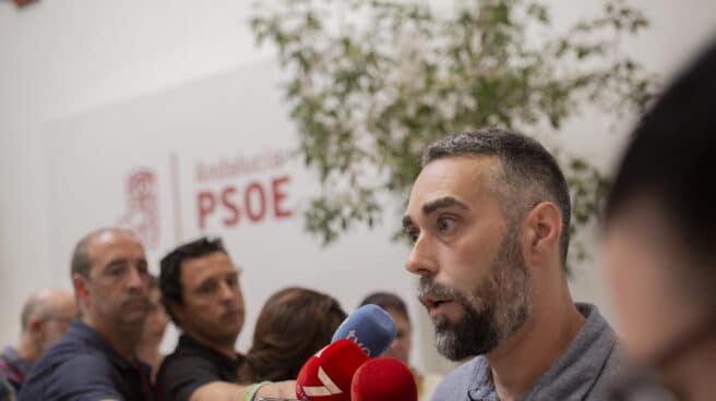 El portavozde FACUA, Rubén Sánchez, ofrece rueda de prensa tras la reunión de FACUA con el PSOE-A.