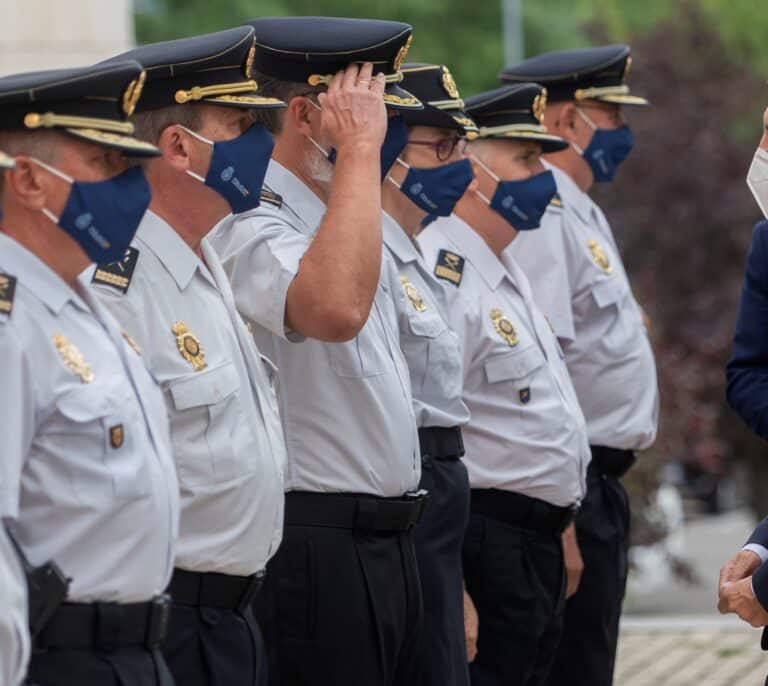 La Policía aprobará la norma que restringe la presencia de agentes en tertulias con los sindicatos en contra