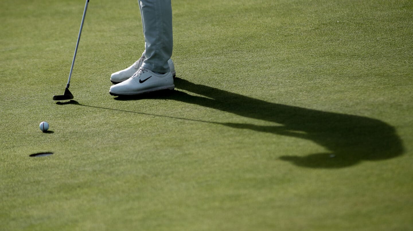 Un jugador de golf durante el Acciona Open España de Golf.