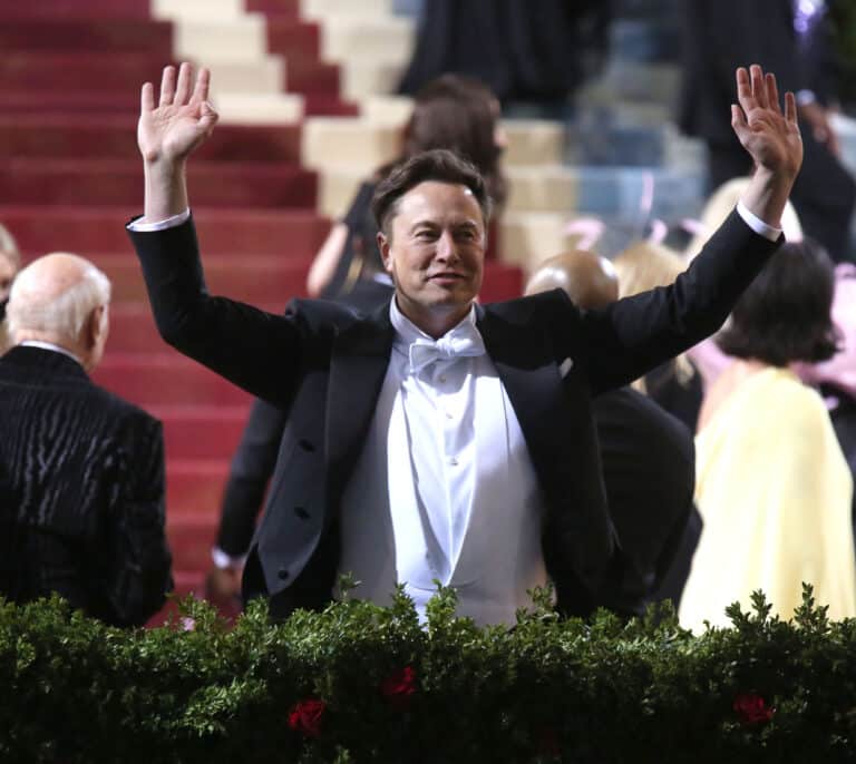 Las acciones de Twitter caen más de un 7% tras la cancelación de compra de Elon Musk
