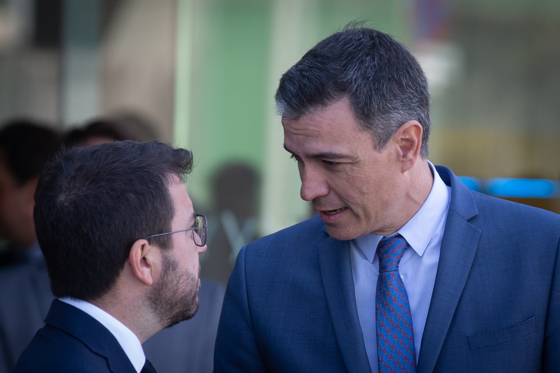 El presidente de la Generalitat, Pere Aragonès (i) y el presidente del Gobierno, Pedro Sánchez (d)