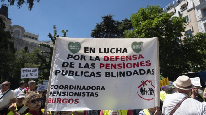 Manifestación de pensionistas ante el Congreso de los Diputados.