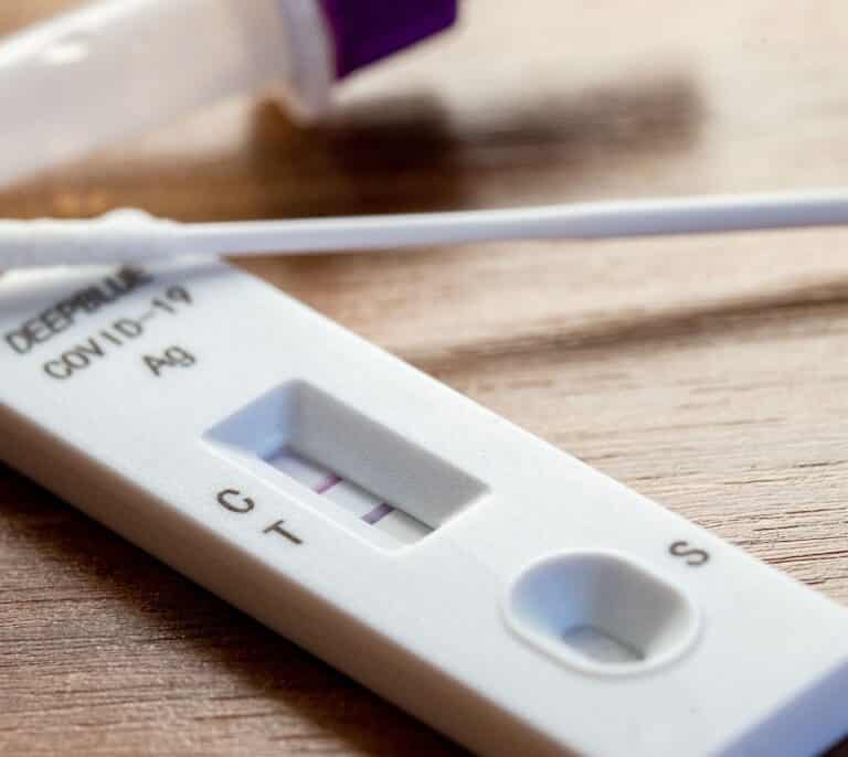 Cuando el Covid persistente llega tras una reinfección: "El riesgo es acumulativo"