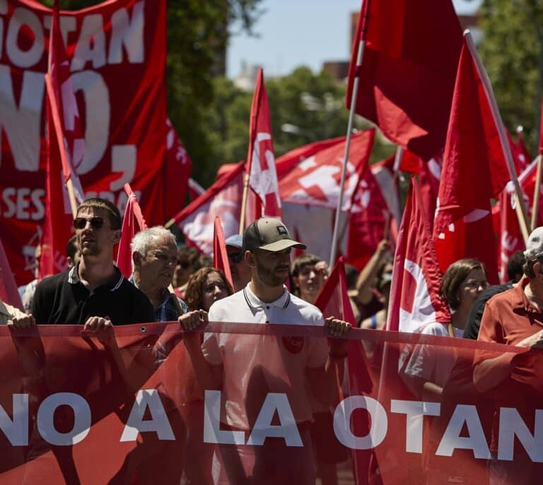 El 'pinchazo' de los anti OTAN: "El movimiento no morirá"