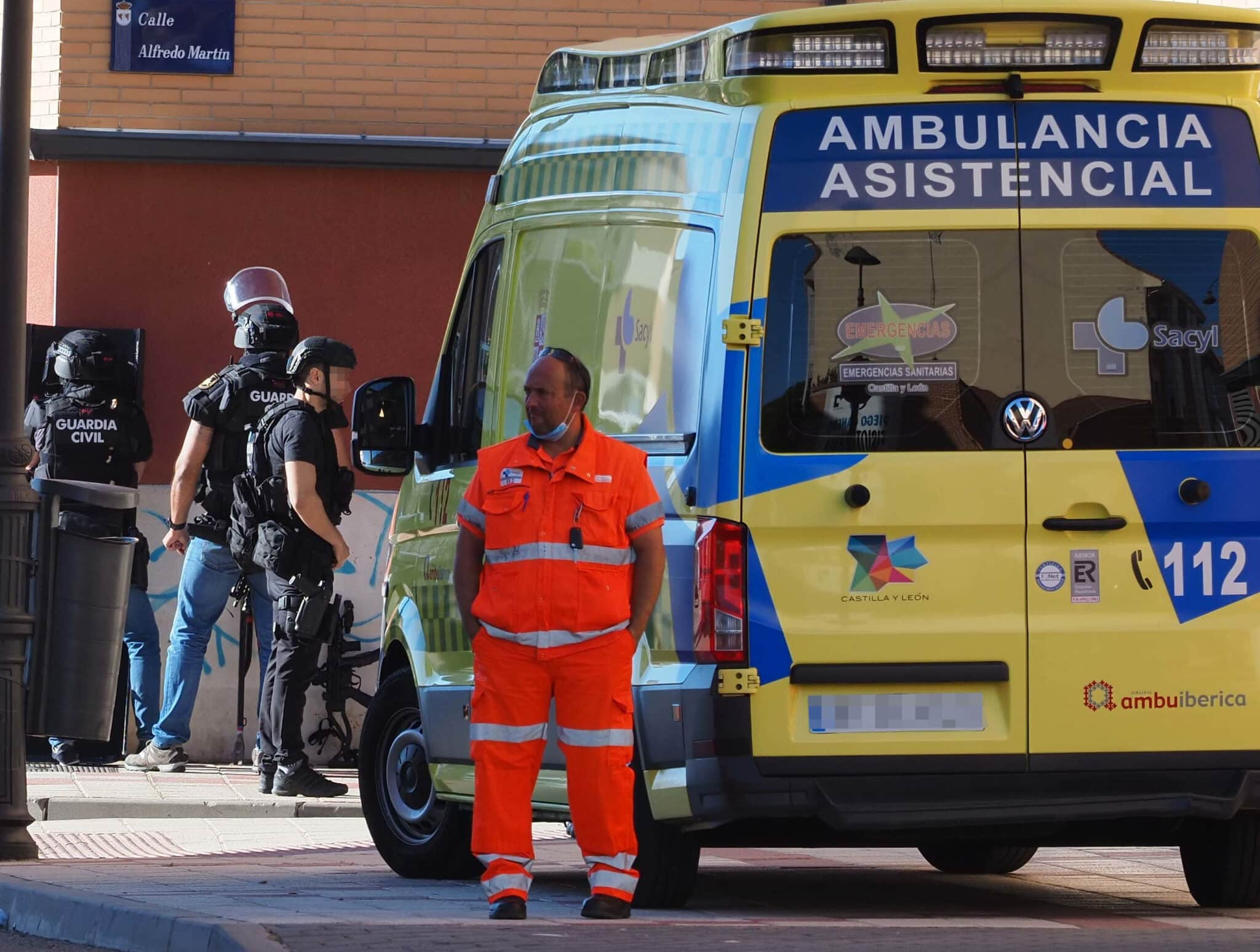 Agentes y sanitarios en Santovenia (Valladolid).