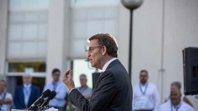 El presidente del PP, Alberto Núñez Feijóo, interviene durante la escuela de verano del PP de Cerdanyola del Vallès, a 1 de julio de 2022, en Cerdanyola del Vallès, Barcelona. El presidente del PP, Alberto Núñez Feijóo, interviene durante la escuela de verano del PP de Cerdanyola del Vallès, a 1 de julio de 2022, en Cerdanyola del Vallès, Barcelona.
