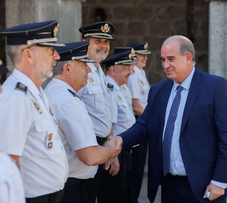 Interior cifra en 884 los policías nacionales que ocupan plazas en comisión de servicio