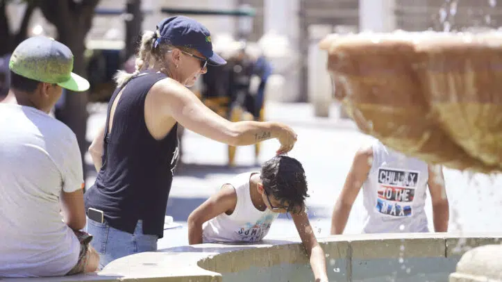 La ola de calor durará más de una semana con temperaturas de hasta 44 grados