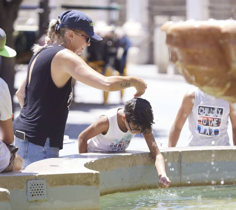 La ola de calor durará más de una semana con temperaturas de hasta 44 grados
