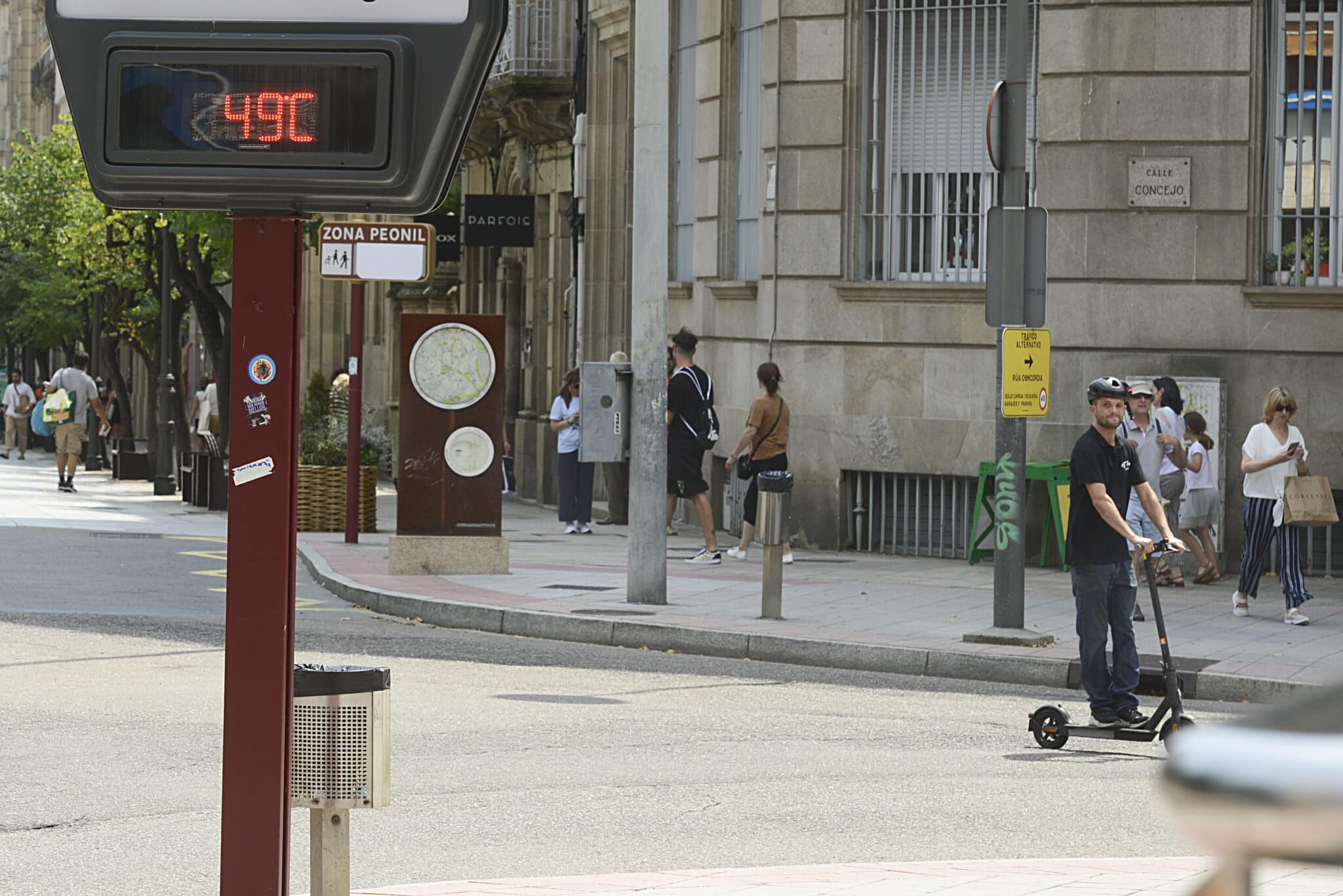 Un termómetro marca 49 grados centígrados en Orense (España)