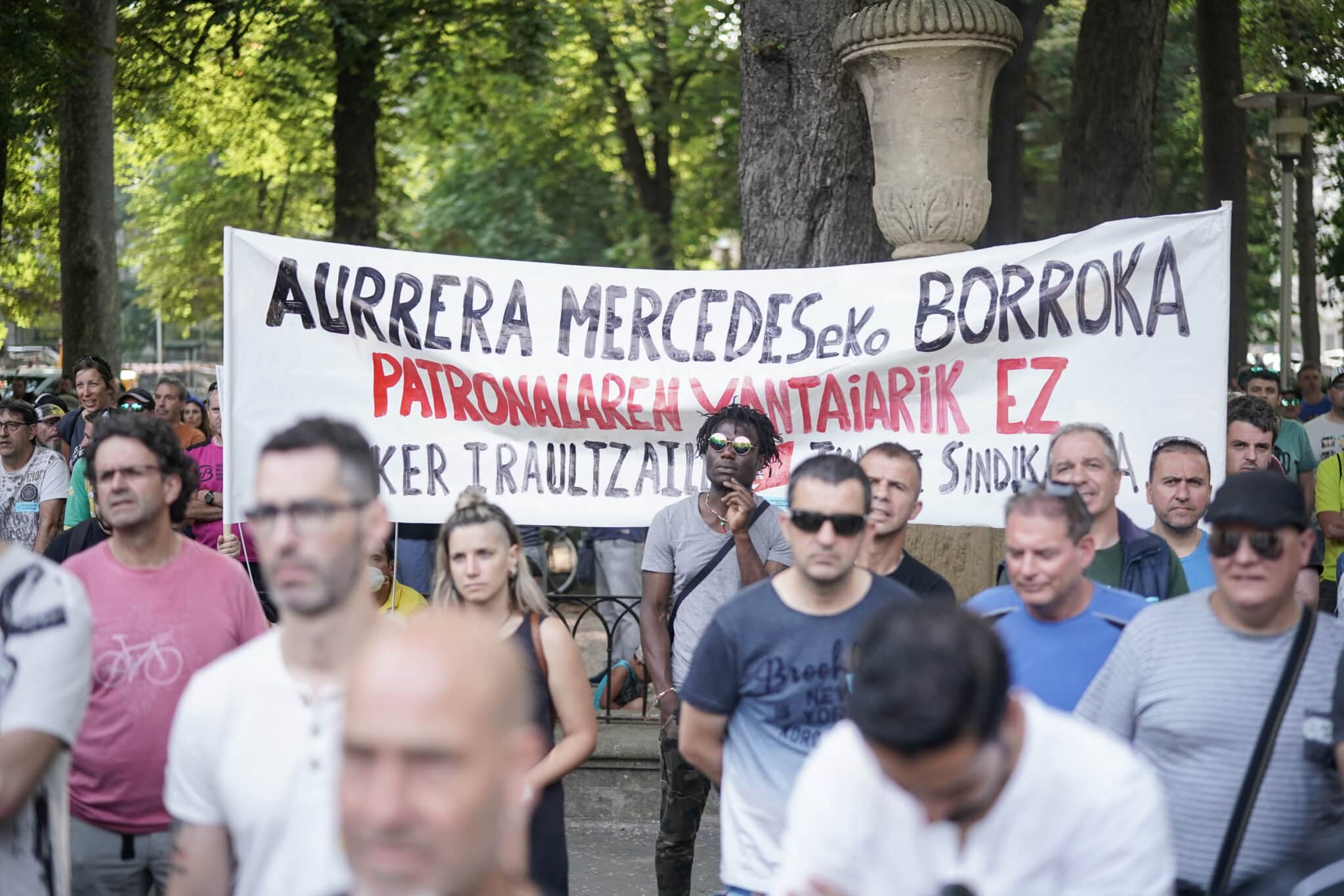 Mercedes Benz aprueba el preacuerdo, en contra de ELA y LAB, con subidas del 19% hasta 2026